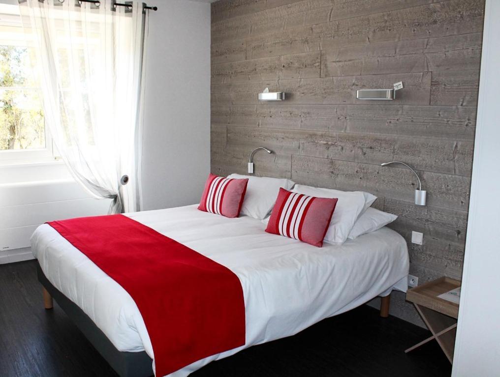 Logis Hotel "Ici M'Aime" Rouvray  ภายนอก รูปภาพ