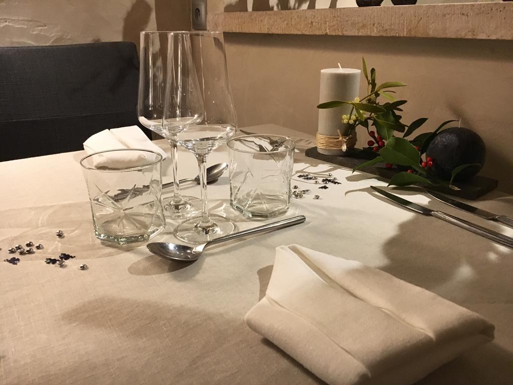 Logis Hotel "Ici M'Aime" Rouvray  ภายนอก รูปภาพ