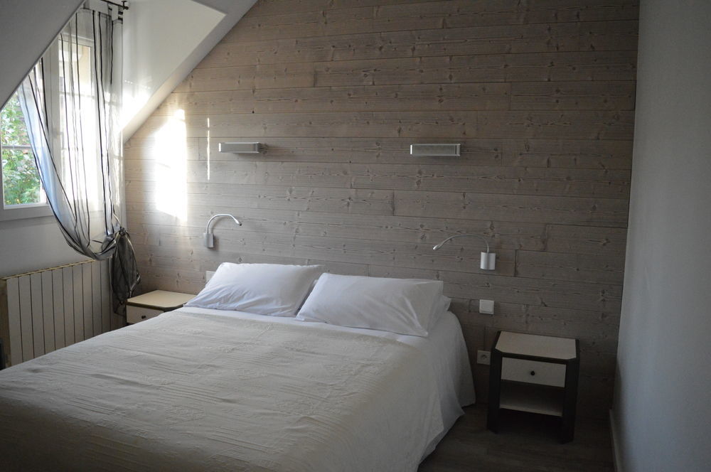 Logis Hotel "Ici M'Aime" Rouvray  ภายนอก รูปภาพ