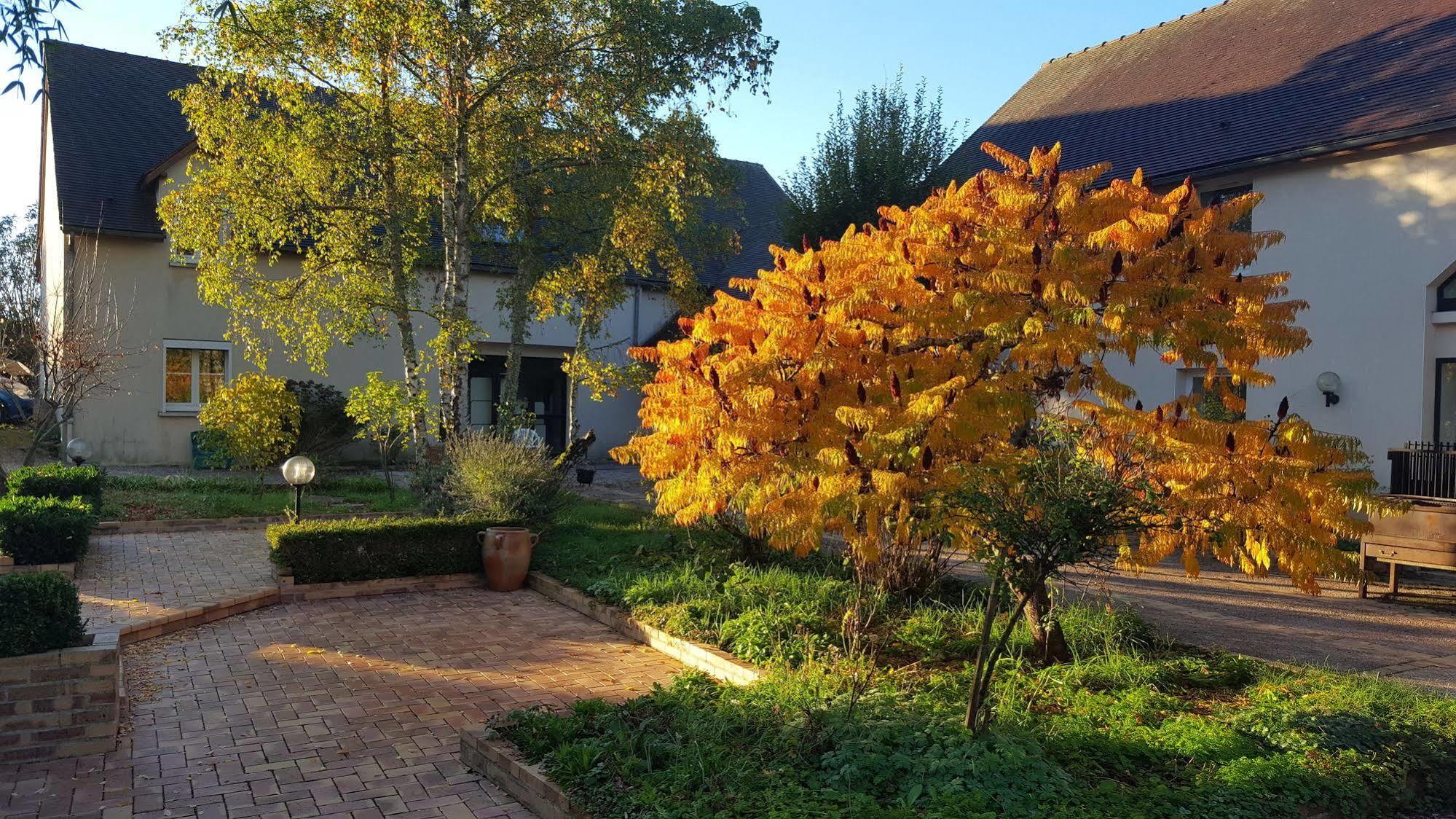 Logis Hotel "Ici M'Aime" Rouvray  ภายนอก รูปภาพ